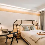 Figaro - 1 Bedroom And Balcony In Santo Antonio
