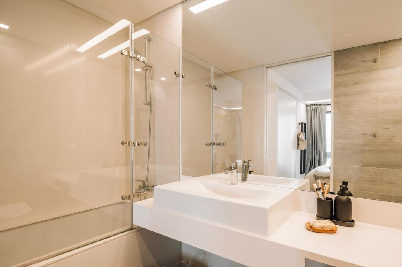 Figaro - 1 Bedroom And Balcony In Santo Antonio *