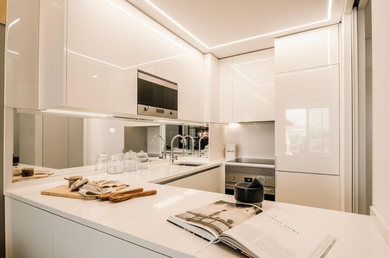 Figaro - 1 Bedroom And Balcony In Santo Antonio Apartment